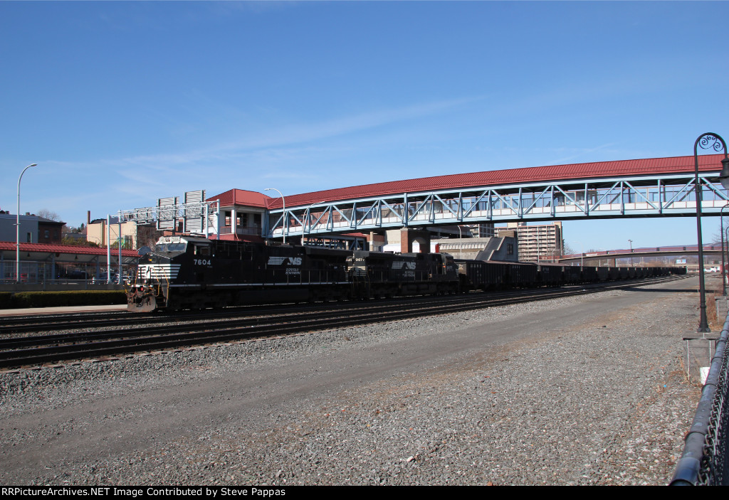 NS 7604 and 9877 with a train of coal empties